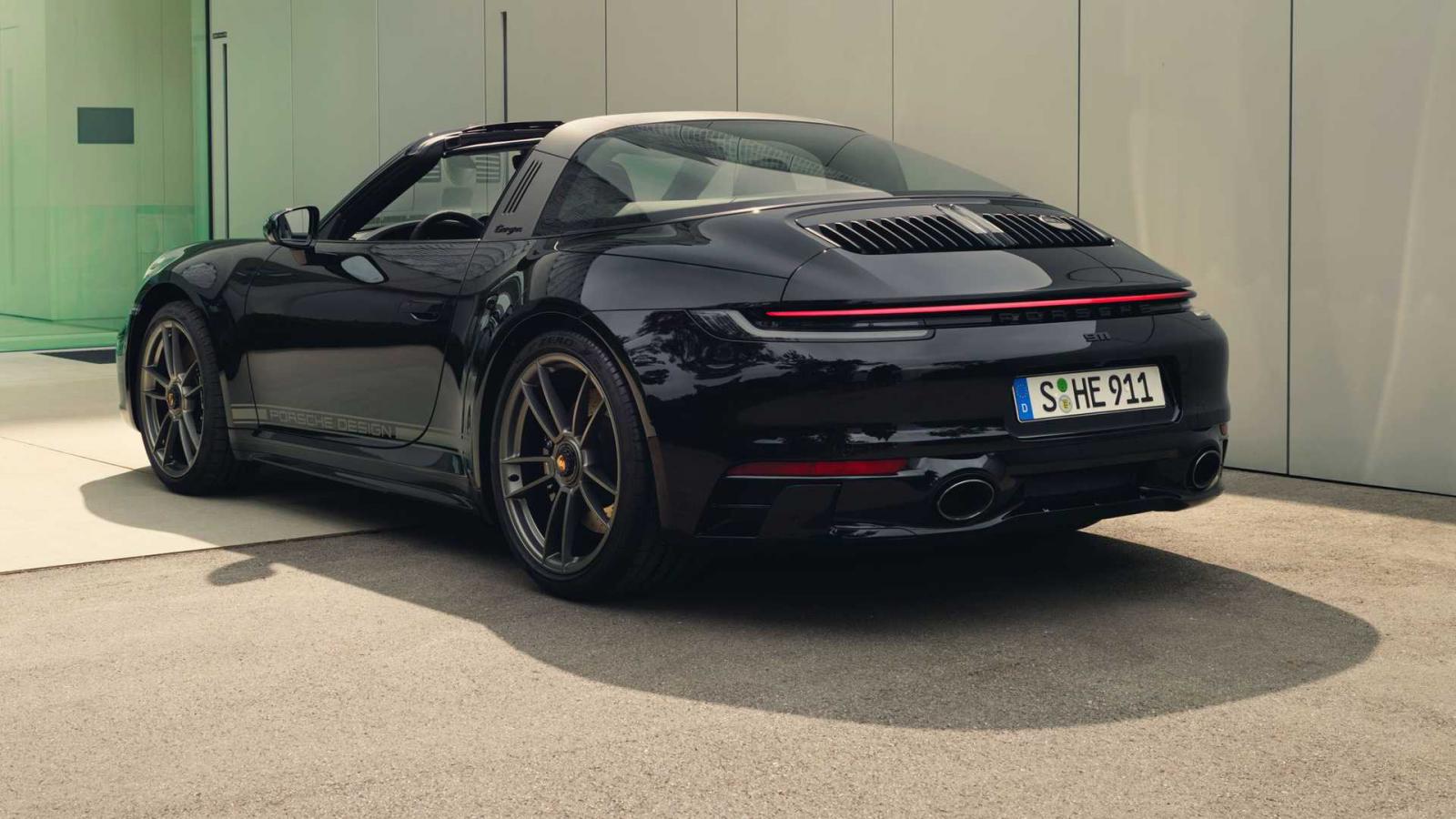 Νέα 911 Targa GTS για τα 50 χρόνια του τμήματος Porsche Design